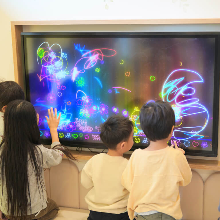 チームラボ「スケッチピストン」